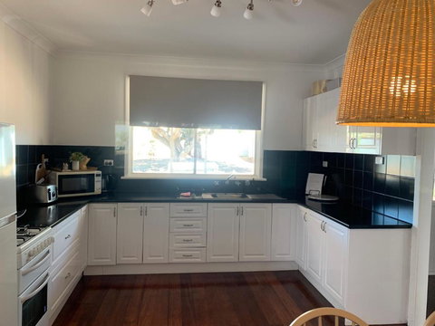 Salty Cottage Northam - Accommodation QLD 1