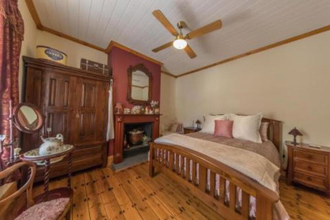 Captain Roddas Cottage - Accommodation QLD 4