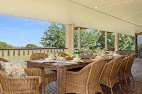 Jaspers Brush Tranquil Gardens & Stunning Views - Accommodation QLD 4