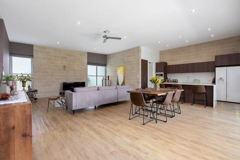 BEACHSIDE HAVEN - Accommodation QLD 3