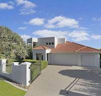 Castaways Beachside Family Retreat 44 Driftwood Drive - Accommodation QLD