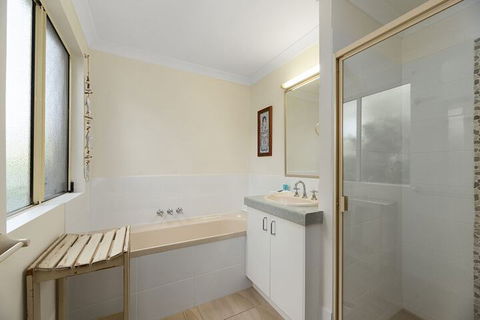 Fabulous Pet Friendly Family Home - 3 Carribean Court - Accommodation QLD 2