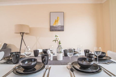 True Comfort! 3bed2bath APT Near Ashfield Station! - Accommodation QLD 3