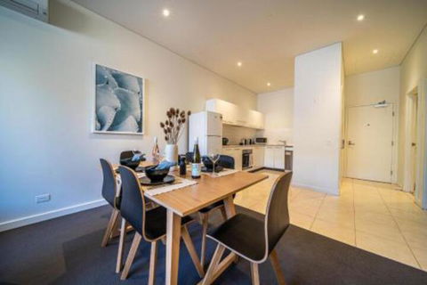 Floral On Frew Heart Of The CBD Wifi Netflix - Accommodation QLD 5