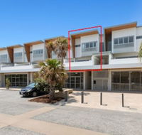 BRAND NEW OCEAN AVENUE TOWNHOUSE - Accommodation QLD