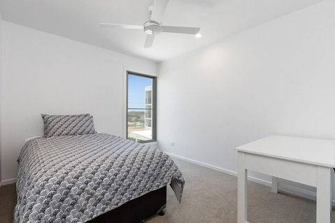 BRAND NEW OCEAN AVENUE TOWNHOUSE - Accommodation QLD 2