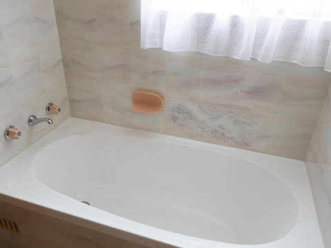 Renas Court 2 - Accommodation QLD 4