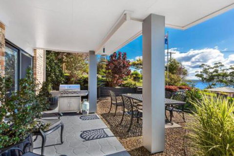 Yenangoon Walking Togetherat Corlette - Accommodation QLD 7