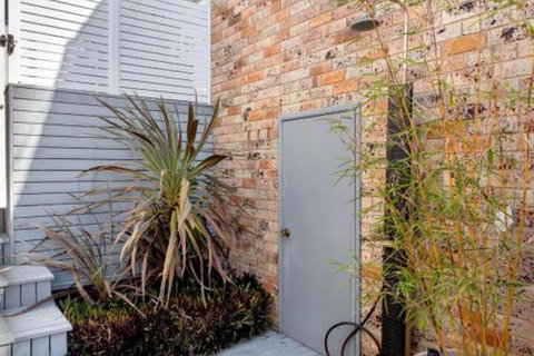 Yenangoon Walking Togetherat Corlette - Accommodation QLD 2