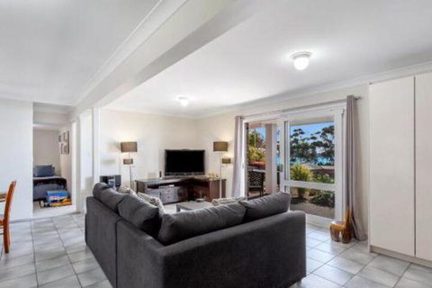 Yenangoon Walking Togetherat Corlette - Accommodation QLD 3