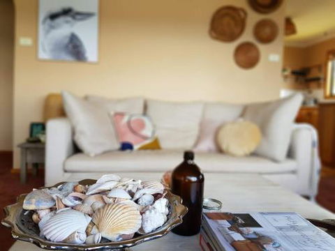 Coastal Garden Shack - Accommodation QLD 4