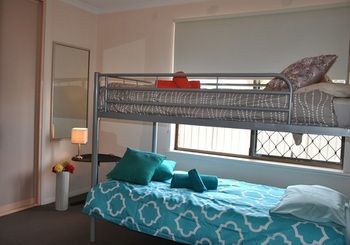 Beachside Grove - Accommodation QLD 3