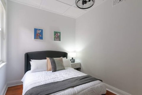 Luxurious Heritage Home With Harbour Bridge Views - Accommodation QLD 0