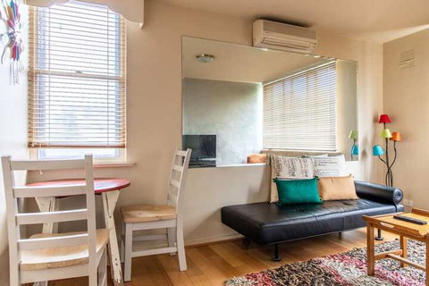Charming 1 Bedroom Apartment In Vibrant South Yarra - Accommodation QLD 1