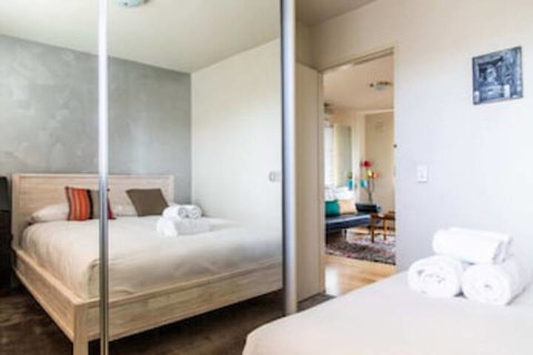 Charming 1 Bedroom Apartment In Vibrant South Yarra - Accommodation QLD 0