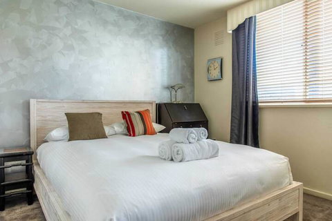 Charming 1 Bedroom Apartment In Vibrant South Yarra - Accommodation QLD 2