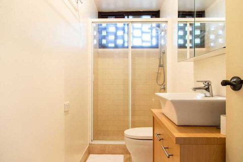 Charming 1 Bedroom Apartment In Vibrant South Yarra - Accommodation QLD 3