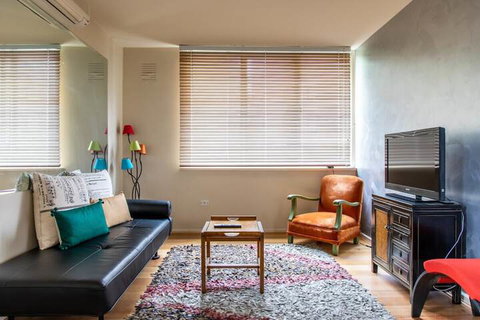 Charming 1 Bedroom Apartment In Vibrant South Yarra - Accommodation QLD 4