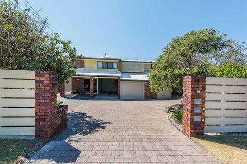 A Beach Break - 1/90 Lorikeet Drive - Accommodation QLD 1