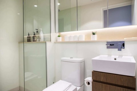 Eclectic 1 Bedroom South Yarra Hideaway - Accommodation QLD 5