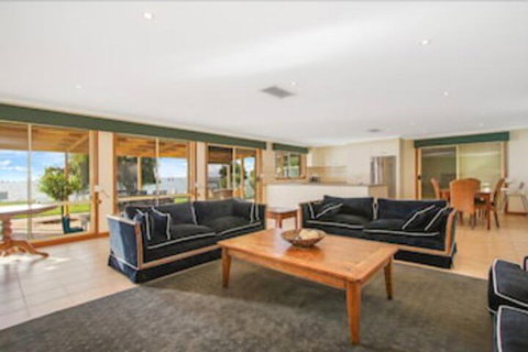 Waterfront 58 Yarrawonga - Accommodation QLD 5