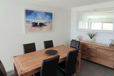 Sandcastles Luxury Retreat Apartment - Accommodation QLD 3