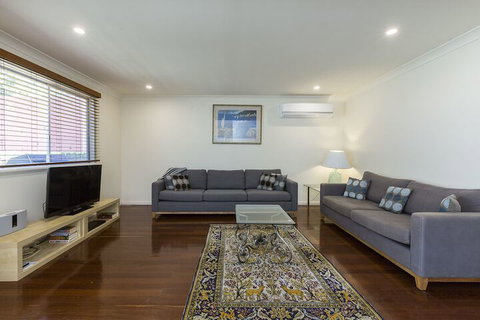 North Cottesloe Cottage - Accommodation QLD 4