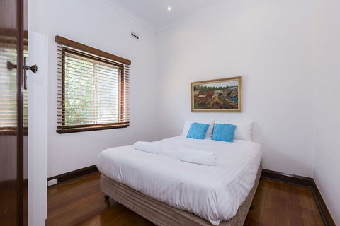 North Cottesloe Cottage - Accommodation QLD 7