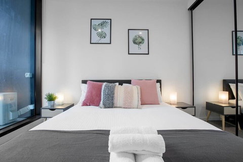 91cozy One Bedroom South Yarra Lively Neighbour - Accommodation QLD 6