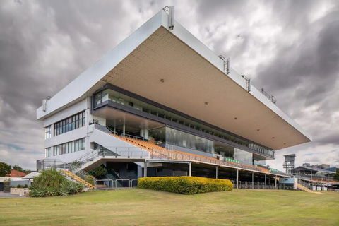 Peaceful 3 Bedroom Apartment In Ascot - Accommodation QLD 1