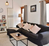 Charming Terrace House on Tree Lined Street - Accommodation QLD