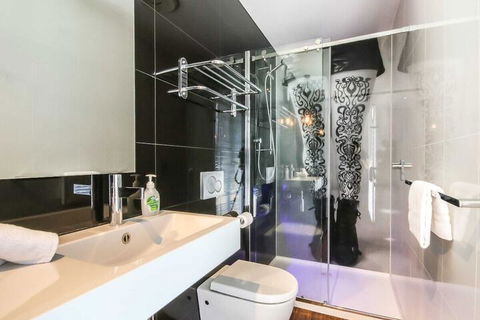 Architecturally Designed Studio 10 Minutes To CBD - Accommodation QLD 4