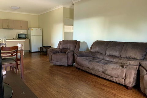 Stay On Sullivan - Accommodation QLD 7