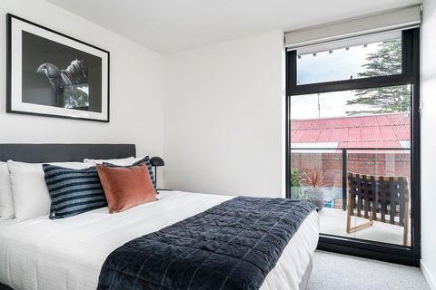 BOUTIQUE STAYS - Axel Apartments - Accommodation QLD 2