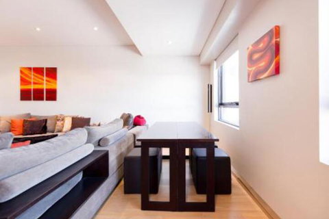 Bold Modern 1 Bed 10 Mins From The City - Accommodation QLD 4