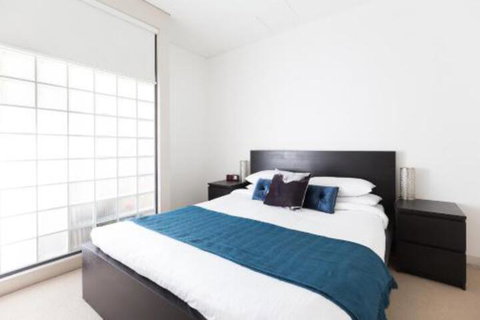Bold Modern 1 Bed 10 Mins From The City - Accommodation QLD 5