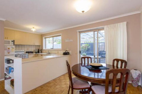 PERFECT On PYMBLE AVE - Accommodation QLD 3