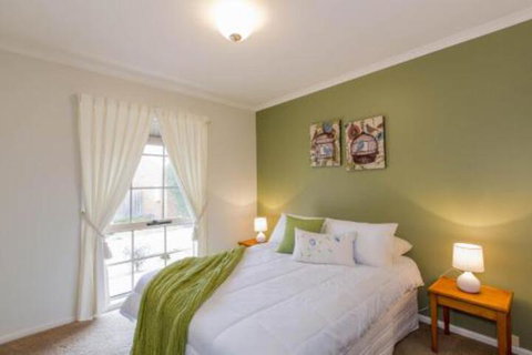 PERFECT On PYMBLE AVE - Accommodation QLD 5
