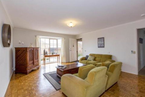 PERFECT On PYMBLE AVE - Accommodation QLD 2