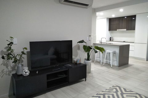 The Hamilton (I715) - Accommodation QLD 6