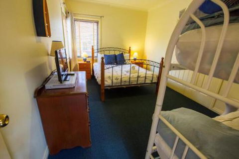 A Mariners Place BEST Location In Town! - Accommodation QLD 1