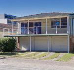 2 Hibiscus Court 9 Government Road fantastic air conditioned 3 bedroom unit - Accommodation QLD