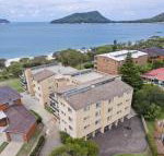 12 The Helm 22 Voyager Close unit in Little Beach with direct access to Shoal Bay Beach - Accommodation QLD