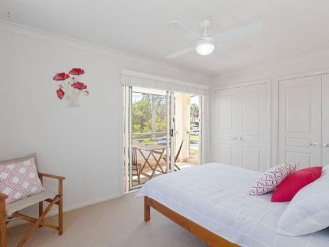 Relax At Pacific 1 / 26 Pacific Avenue Private Duplex With Enclosed Yard - Accommodation QLD 1