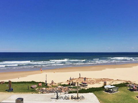 Relax At Pacific 1 / 26 Pacific Avenue Private Duplex With Enclosed Yard - Accommodation QLD 5