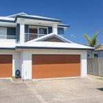 Relax At Pacific 1 / 26 Pacific Avenue Private Duplex With Enclosed Yard - Accommodation QLD 0