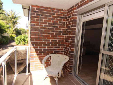 Kanandah 5 By The Lake! - Accommodation QLD 4