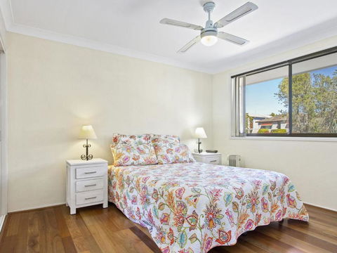 DAVIES STREET MOLLYMOOK 4 / 14 - Accommodation QLD 6