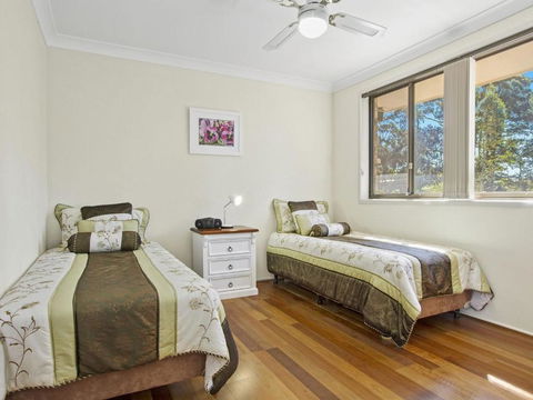 DAVIES STREET MOLLYMOOK 4 / 14 - Accommodation QLD 3