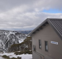 Snowtel 4 - Accommodation QLD